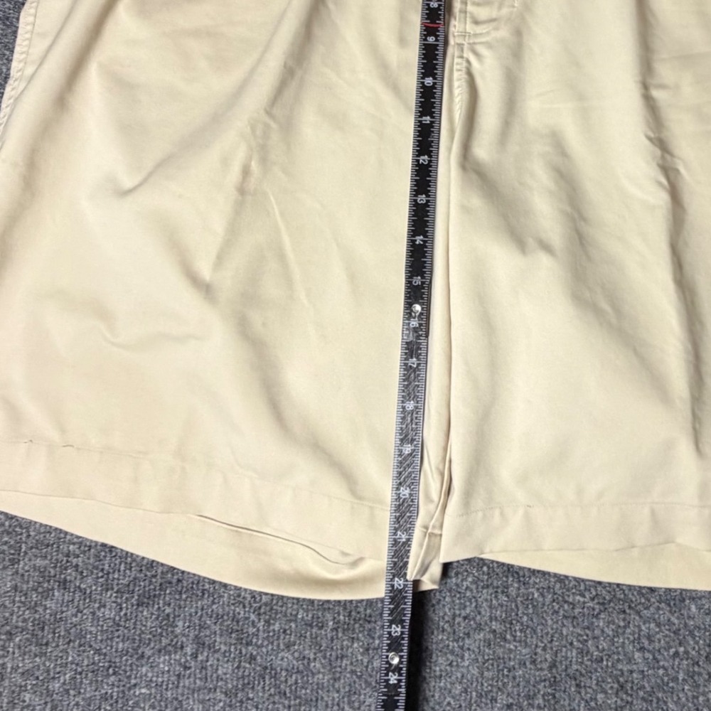 Under Armour Mens Pleated Golf Shorts Tan Khaki Size 40‎ Performance Lightweight - Picture 5 of 6
